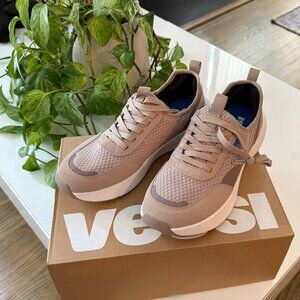 ⭐NEW⭐ Vessi Pacific Sneakers, Size 9 | Waterproof, Lightweight, BNIB
